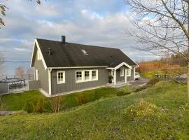 Flott og innholdsrik enebolig