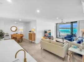 3-Bed: Riverfront Alfresco Dining & Rooftop Pool