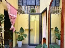 Maison de Hill Home
