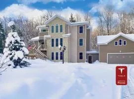 Heavenly K new luxury two family house with hot tub