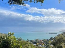 Sea views from holiday home, hotel in Lower Hutt