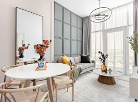 Silkhaus Modern 1BDR in Oasis Near Masdar City Park, hotel v destinaci Yas Island