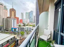 Condo in Makati with Fast WiFi, Free Pool, Netflix and Own Balcony