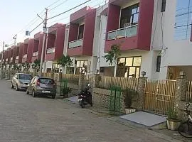 Shri Achyutam Villa - Offering Best Value in Vrindavan