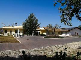 Hotel Giardini al Lago, hotell sihtkohas Telese
