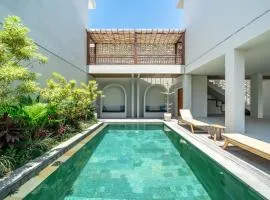 Limited Offer! Stunning New Modern Apartment with Large Pool