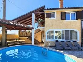 Beautiful Casa Milena with pool in Visnjan