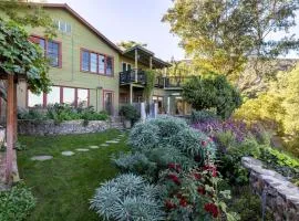 Spacious 3BR 2BA House in Topanga with Nature Views and Modern Amenities