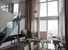 Stunning 3 Bed Penthouse in West End