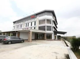 OYO 89888 DZ Residence Guest House