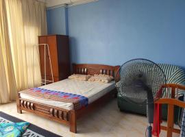 SPOT ON 89920 Muwaffaq Inn, ξενοδοχείο σε Kampong Setol