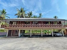 OYO 90278 Redzwan's Beach Resort