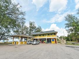 OYO 90315 Chalet Pantai Rantau Panjang、Kampong Kandangのホテル