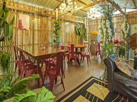 OYO 90636 Teratak Zakiah Chalet, hotel v mestu Jerantut
