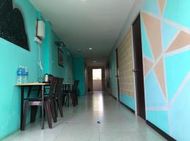 OYO HOME 90667 Chen Room Bs, hotel in Bulingisan