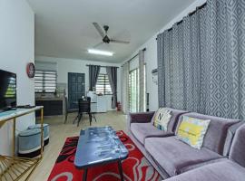 OYO HOME 90682 Liliz Mambang Farmstay, hotel v mestu Jerantut