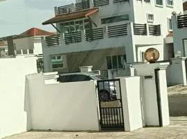OYO HOME 90769 Flo Inn Homestay Bsi