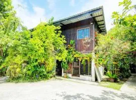 OYO HOME 90800 Rumah Pangi Homestay