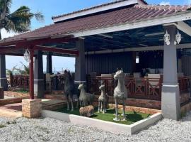 OYO 90818 Cemara Puri Resort & Spa, hotel en Kampong Pantai Batu Hitam