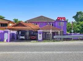 OYO 90873 Travellers Inn