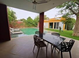 Villa Tulum à Saly Somone: Saly Portudal şehrinde bir otel