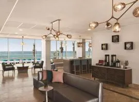 Radisson Beachfront Hotel - Panama City Beach
