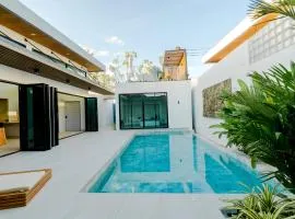 Fully renovated Pool Villa 4BR Bangtao and Layan Beach in Cheong Thalea, Phuket