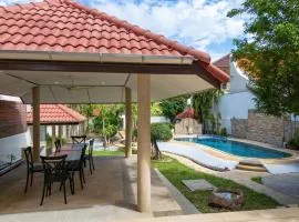 Coast Charm 6BR House Karon