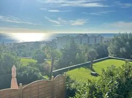 Appartement lumineux Vue Mer, Piscine et tennis