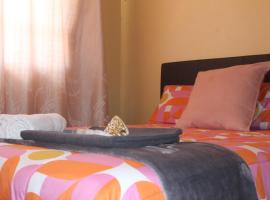 Self-catering rooms Florida, hotel en Roodepoort