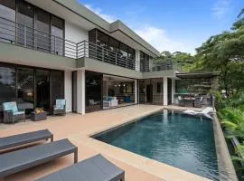 Stunning Villa with 3 Bedrooms Pool