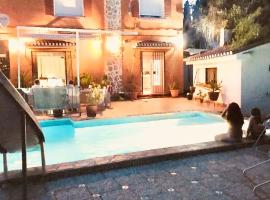 Villa huetor Cerca de sierra Nevada, hotel en Huétor Vega