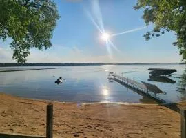 Family Shoreline Hideaway
