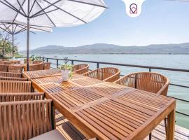 Bungalow Cajititlan Perfect for Couples, caba&ntilde;a en Cajititl&aacute;n