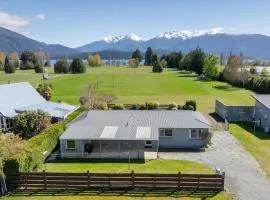 Kepler Retreat - Te Anau Holiday Home