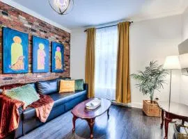 Mackay Street Downtown - Bell Center, Nightlife, & Metro at your doorstep!