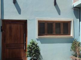 Casa Manipa -3 dormitorios, casa de campo em Cafayate