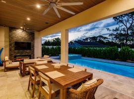 Mimosa Manor 4-4 Luxury Home Near Vanderbilt Beach, hotel din Naples