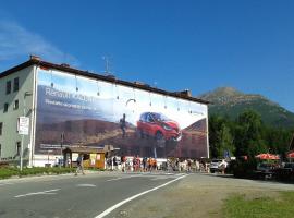 Turistická ubytovňa Štrbské Pleso - Parking, hotel a Štrbské Pleso