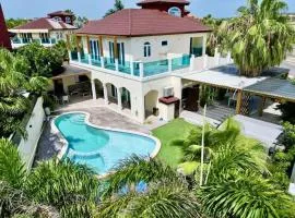 Palm Beach 6 bedroom Villa with Private Pool behind Marriott
