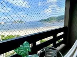 Apartamento 1013 com varanda e vista ao mar