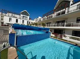 Big Bay Stunning Upmarket Apartment