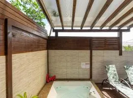 Cabana com hidro grande, lareira e ar condicionado