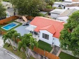 Luxury Retreat 3B ,2Ba POOL , Coral Gables Center