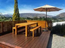 Wanaka close to town with large Outdoor living space Sleeps 9