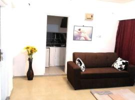 1 Bed House Private Compound with Off Road Parking, vila v destinaci Accra