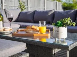 4x Bed Luxurious Home With a View