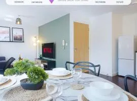 Beautiful Apartment - Close to City Centre - Free Parking, Fast Wifi, SmartTV with Sky TV and Netflix by Yoko Property