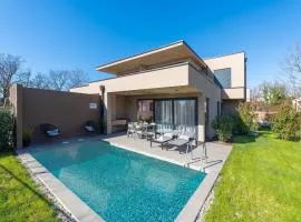 Apartment near beach with pool