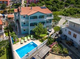 Apartments and rooms with a swimming pool Senj - 23592 โรงแรมในเซนญ์